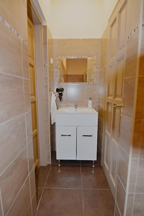 R.Gold Apartman Makó Buitenkant foto