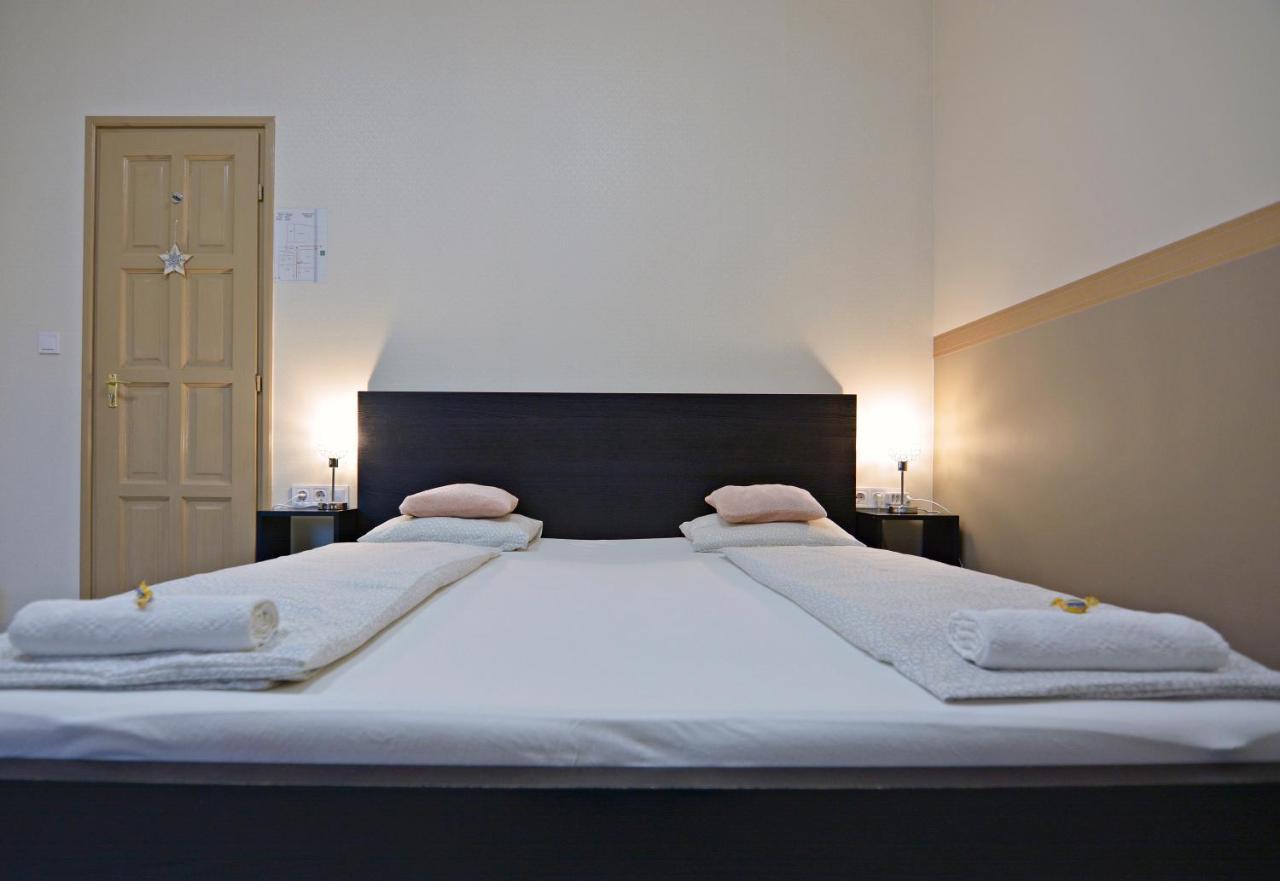 R.Gold Apartman Makó Buitenkant foto