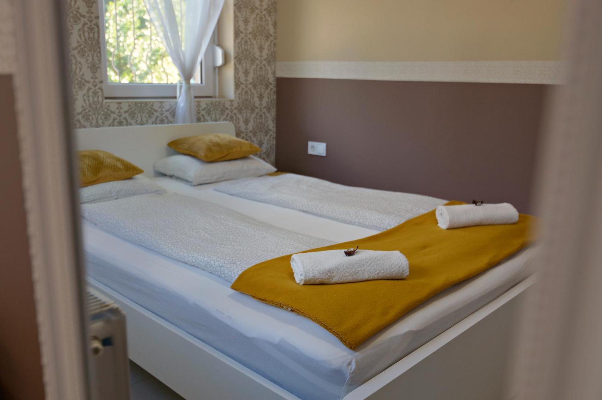 R.Gold Apartman Makó Buitenkant foto