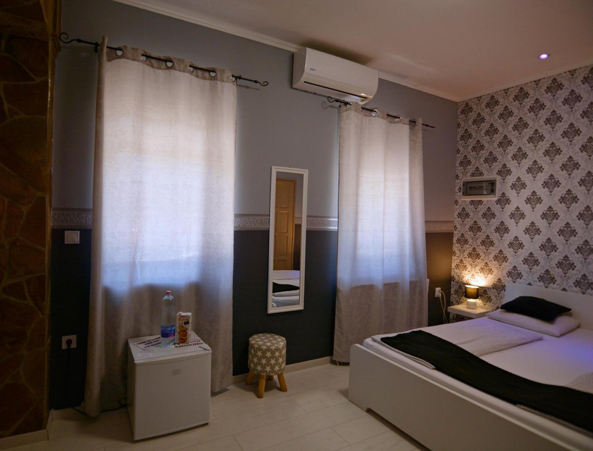 R.Gold Apartman Makó Buitenkant foto