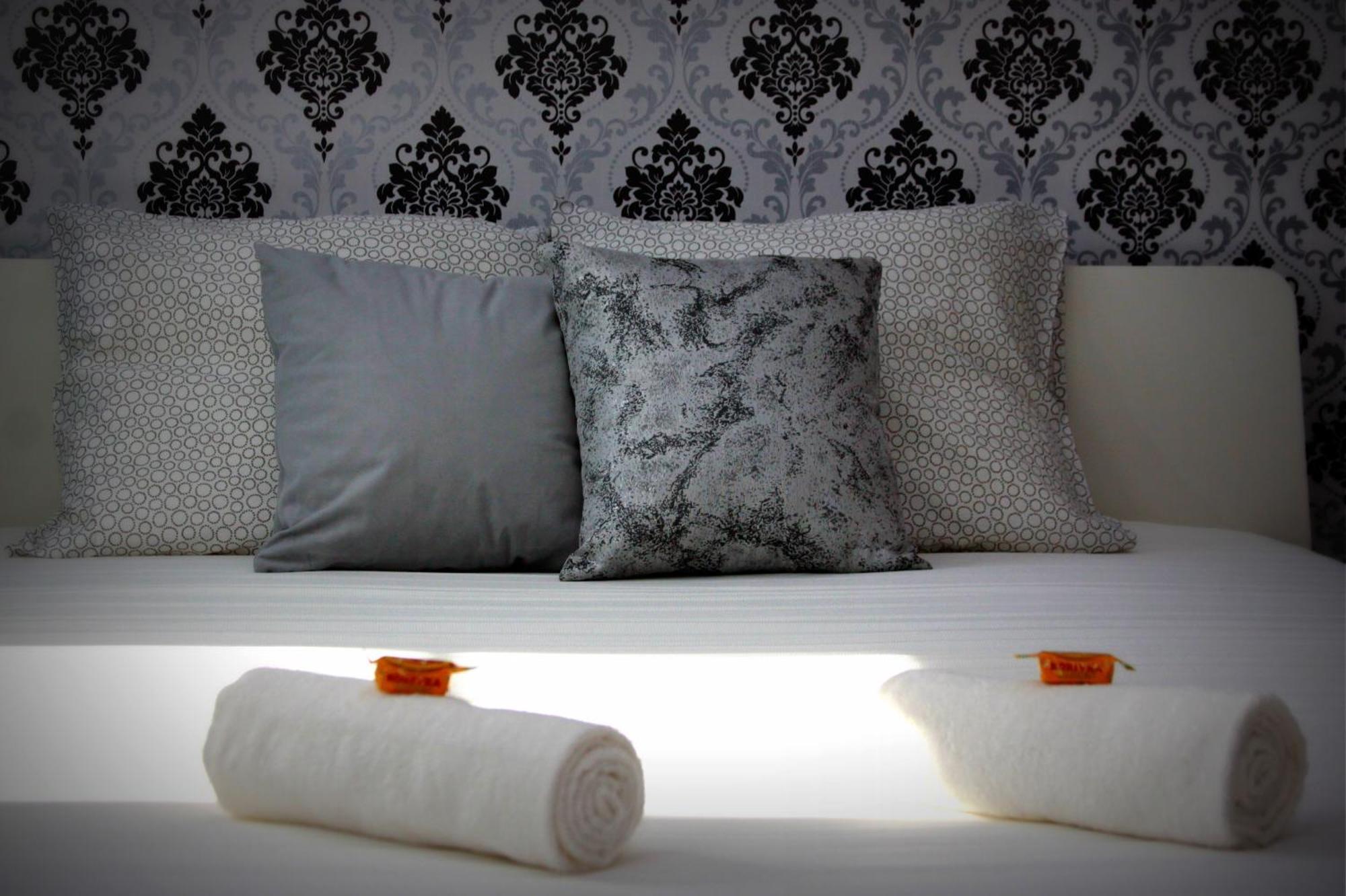 R.Gold Apartman Makó Buitenkant foto